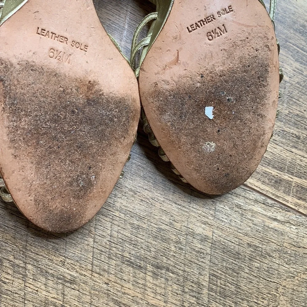Badgley Mischka Jewel Ankel Strap Wedge Heels sz 6.5